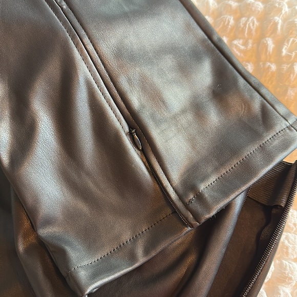 TOPSHOP Black Faux Leather Flare Pants Zipper Retro Goth Women’s Size 6 NEW - Picture 13 of 13